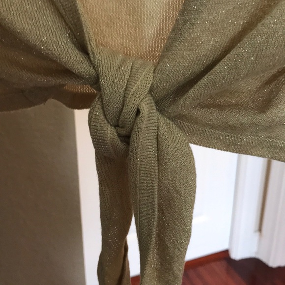 WORTHINGTON HOLIDAY GOLD FRONT TIE TOP SMALL - Picture 4 of 7